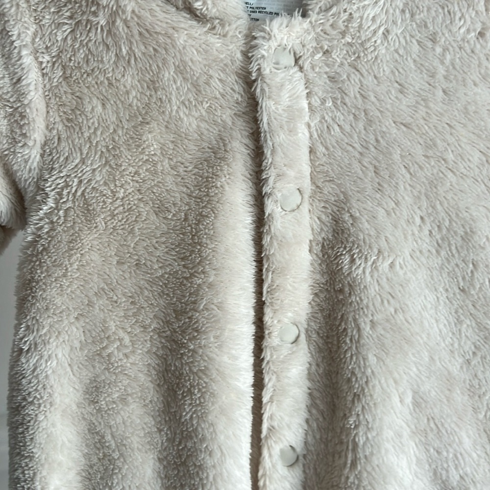 Uniqlo Fluffy Yarn Fleece One Piece Outfit - Picture 6 of 7